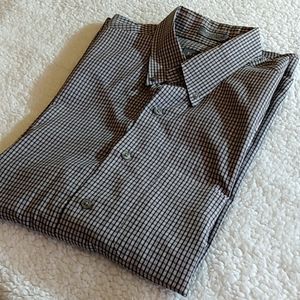 Van‎ Heusen button down shirt wrinkle-free broad cloth